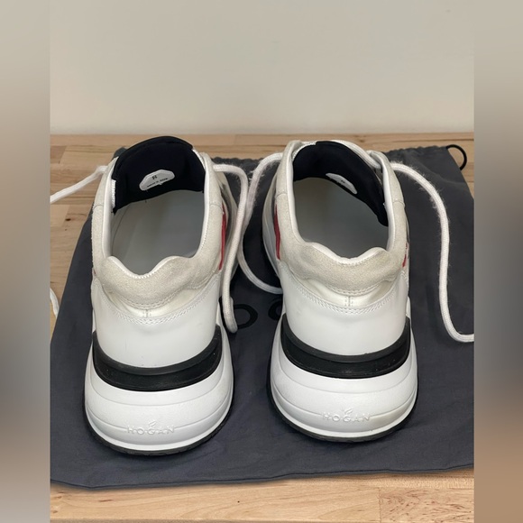 Hogan Interaction 9/10 - Picture 4 of 4